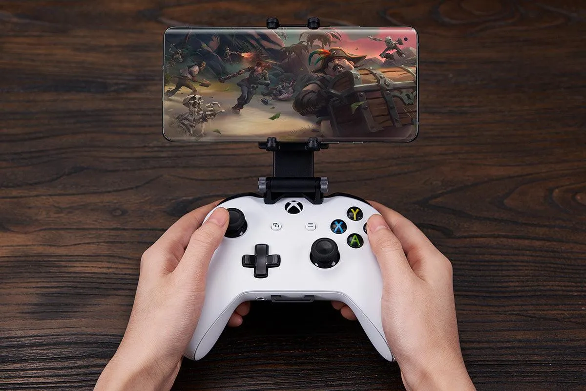 8Bitdo Mobile Gaming Clip for Xbox Wireless Controllers