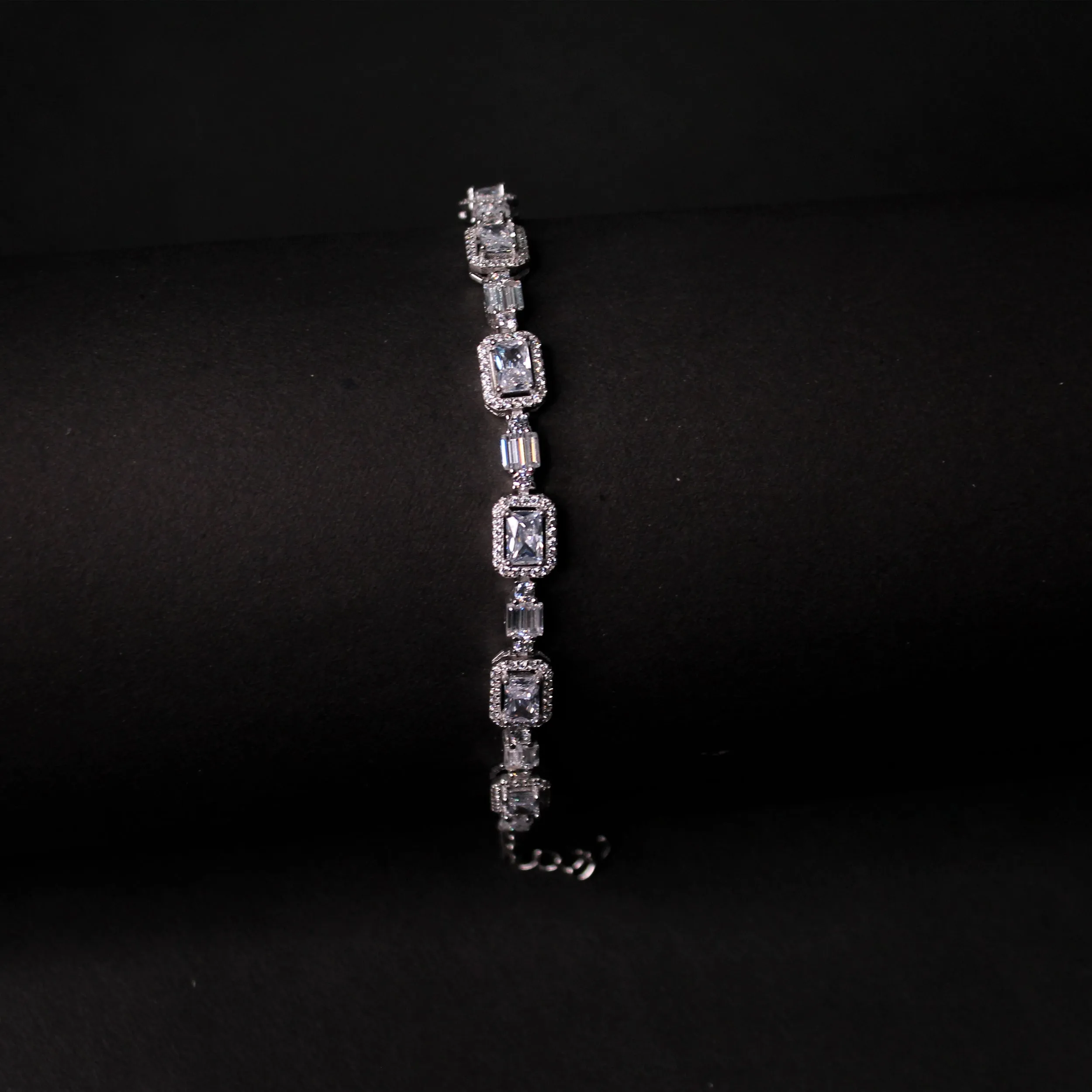 Bracelet in Cubic Zircons