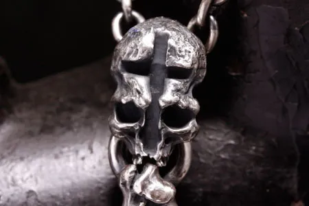 Dead Star - six w/ Skull Pendant